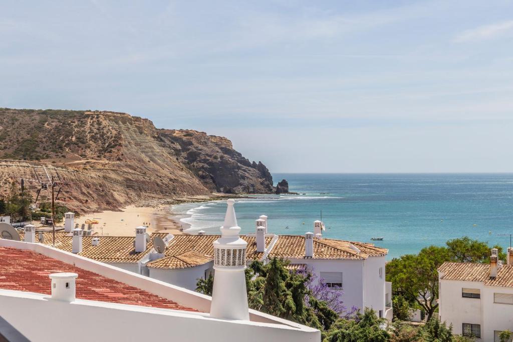 H&H seaview room 1