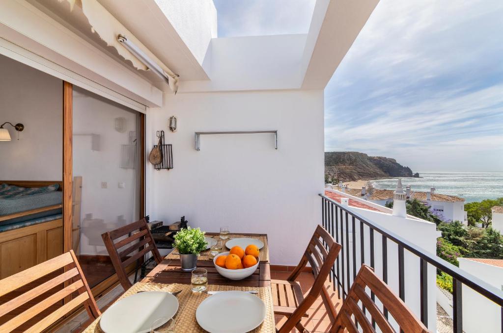 H&H seaview room 3