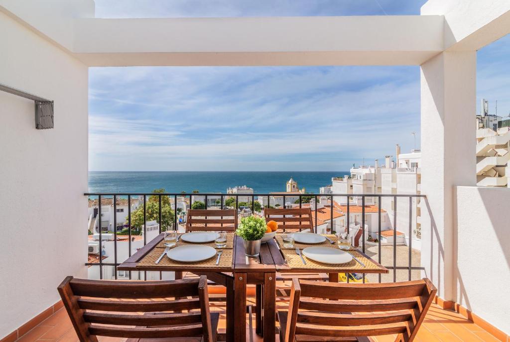 H&H seaview room 6